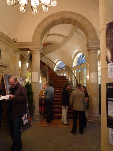 Opéra de Rennes : en attendant la séance d'autographes d'António Zambujo