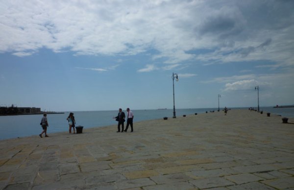 Le môle Audace à Trieste, Italie, 7 juillet 2010