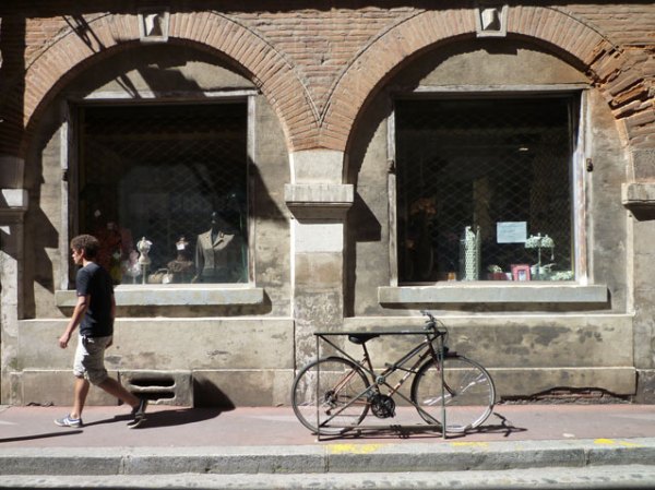 Toulouse, rue Cujas, samedi 31 juillet 2010 Toulouse, rue Cujas, samedi 31 juillet 2010