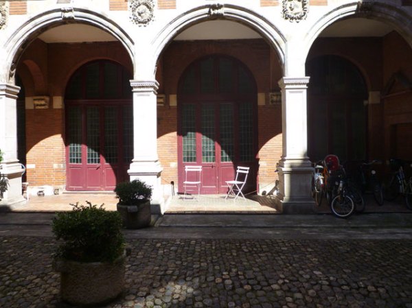 Toulouse, hôtel Thomas de Montval, rue Croix-Baragnon, samedi 31 juillet 2010 Toulouse, hôtel Thomas de Montval, rue Croix-Baragnon, samedi 31 juillet 2010