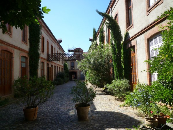 Toulouse, cour d'immeuble rue Riquet, 29 août 2010