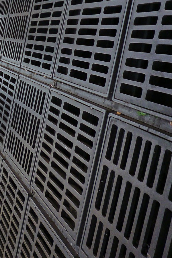 Montpellier, plaques d'égout ou d'aération