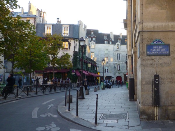 Paris, rue des Hospitalières Saint-Gervais, rue du Marché des Blancs-Manteaux (4e arrondissement), 22 octobre 2010