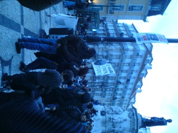Lisbonne, Largo de Camões, 12 mars 2011 (manifestation de la "geração à rasca")