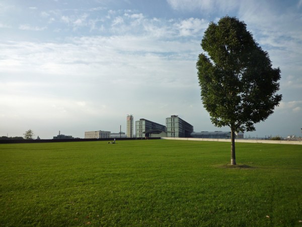 Berlin (Allemagne). La gare centrale vue du sud, 21 septembre 2011