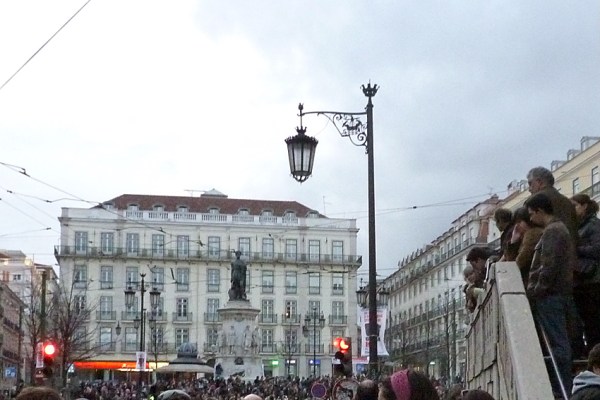 Praça Luís de Camões, Lisbonne, 12 mars 2011 (manifestation de la « geração à rasca »)