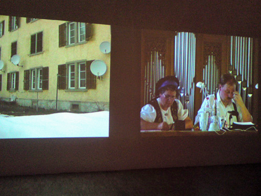 Exposition Adieu la Suisse !, Montpellier, Pavillon populaire. Erich Busslinger — Inland-Archiv, installation vidéo. 8 décembre 2012.