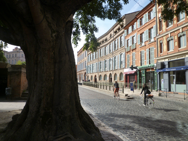 Toulouse (France), rue Riguepels = carrièra Tira Pel, dimanche 13 octobre 2013 Toulouse (France), rue Riguepels = carrièra Tira Pel, dimanche 13 octobre 2013