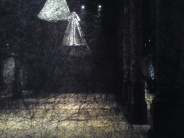 Carré Sainte-Anne, Montpellier (France), 6 octobre 2013. Exposition « After the dream, 2013 » de Chiharu Shiota 