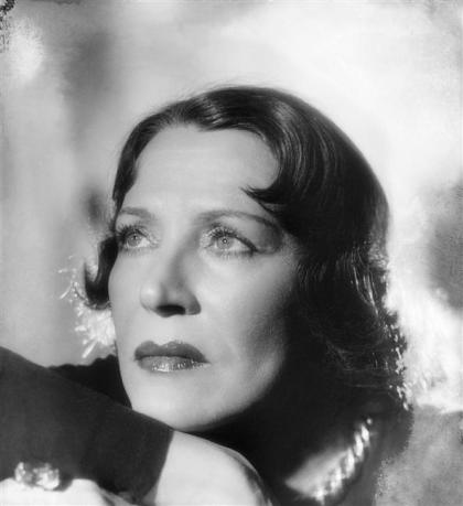 Damia (1889-1978). Studio Harcourt (Paris), 1944