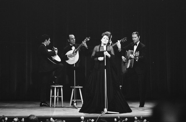 Amália Rodrigues au Grand gala du disque populaire au Congrescentrum (Amsterdam, Pays-Bas), 7 mars 1969